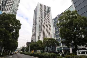 ザ・東京タワーズミッドタワーの外観（西側から）