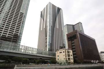 ザ・東京タワーズミッドタワーの外観（東側から）