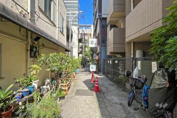 敷地北東側の前面道路