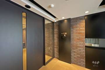 エントランスはオートロック付きです。