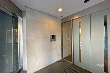 エントランスはオートロック付きです。