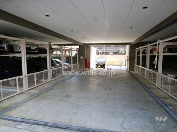 敷地内駐車場（屋内機械式）