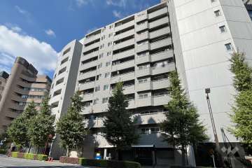 ライオンズマンション茅場町の外観（東側から）