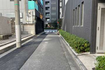 敷地南東側の前面道路　