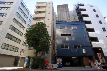 トーア新富マンションの外観(北西側から)