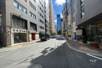 敷地南側の前面道路