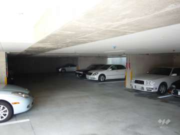 屋内平面駐車場