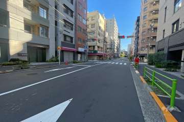 敷地北西側の前面道路