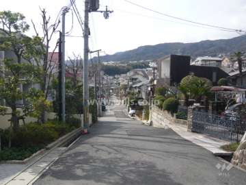 周辺の街並み。アップダウンが多くあります