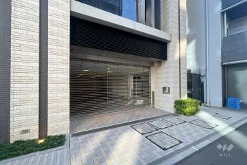 駐車場の出入り口（リングシャッター付き）