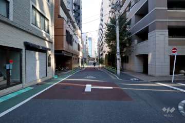 敷地北東側の前面道路