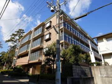 イトーピア夙川結善町の外観（南東側から）