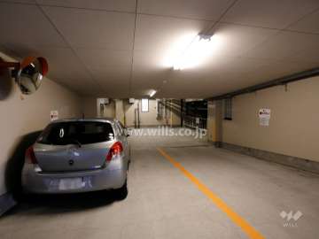 敷地内駐車場（屋内機械式）
