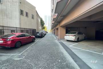 敷地内駐車場（屋外平面式・屋内平面式）