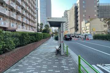 敷地北西側の前面道路