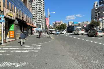 敷地南東側の前面道路　