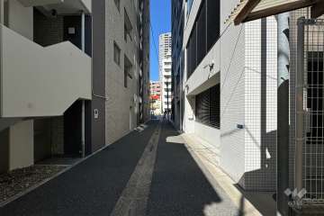 敷地北東側の前面道路　