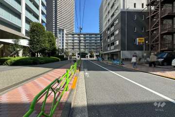 敷地北西側の前面道路