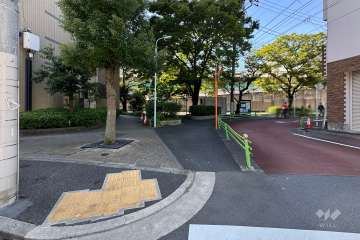 敷地北側の前面道路