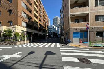敷地南東側の前面道路