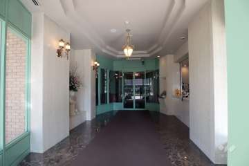 エントランスはオートロック付きです。