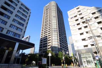 ライオンズタワー月島の外観(南側から)