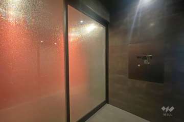 エントランスはオートロック付きです。