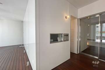 エントランスはオートロック付きです。