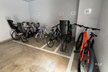 屋内に設けられた駐輪場
