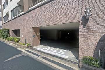 駐車場の出入り口