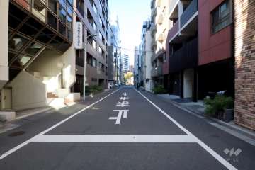 敷地北東側の前面道路