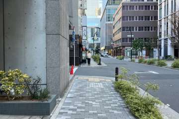 敷地南東側の前面道路