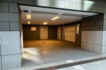 敷地内駐車場（屋内機械式）