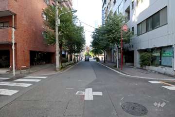 敷地北東側の前面道路