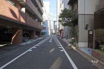 敷地南東側の前面道路