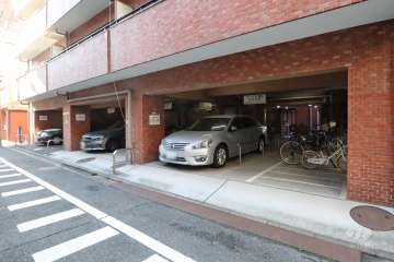 敷地内駐車場（屋内平面式）