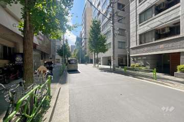 敷地南東側の前面道路