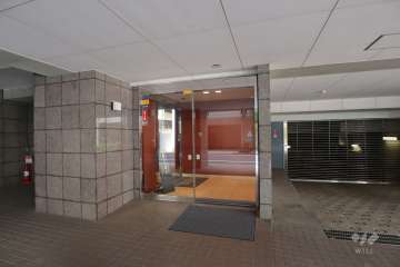 エントランス（北側駐車場接続）