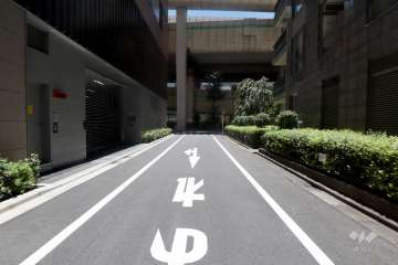 敷地北西側の前面道路