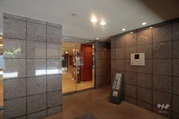 エントランスはオートロック付きです