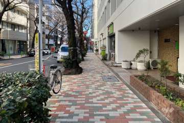 敷地北東側の前面道路
