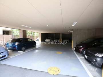 敷地内駐車場（屋内平面式）