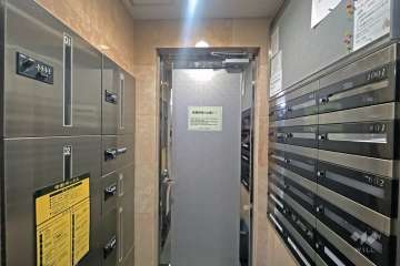 共用ポストと宅配ボックス