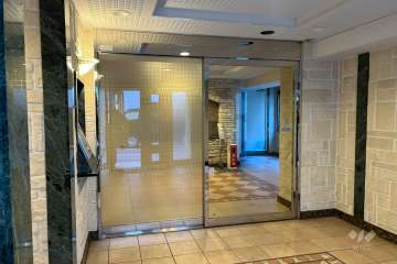 エントランスはオートロック付きです。