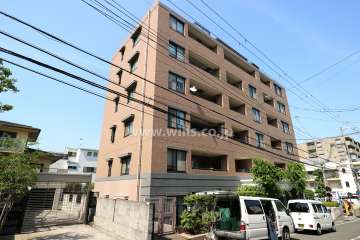 パーク・ハイム苦楽園の外観（南西側から）