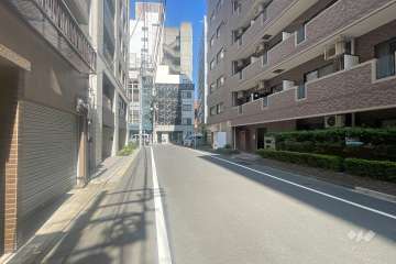 敷地北西側の前面道路