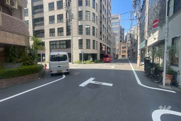 敷地北側の前面道路