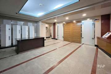 エントランスはオートロック付きです。