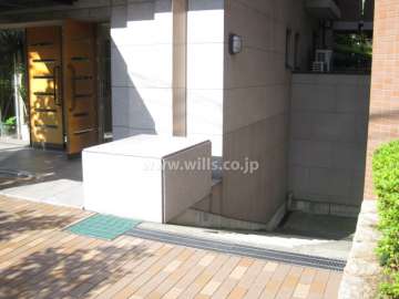 駐輪場入り口