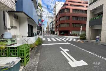 敷地南東側の前面道路